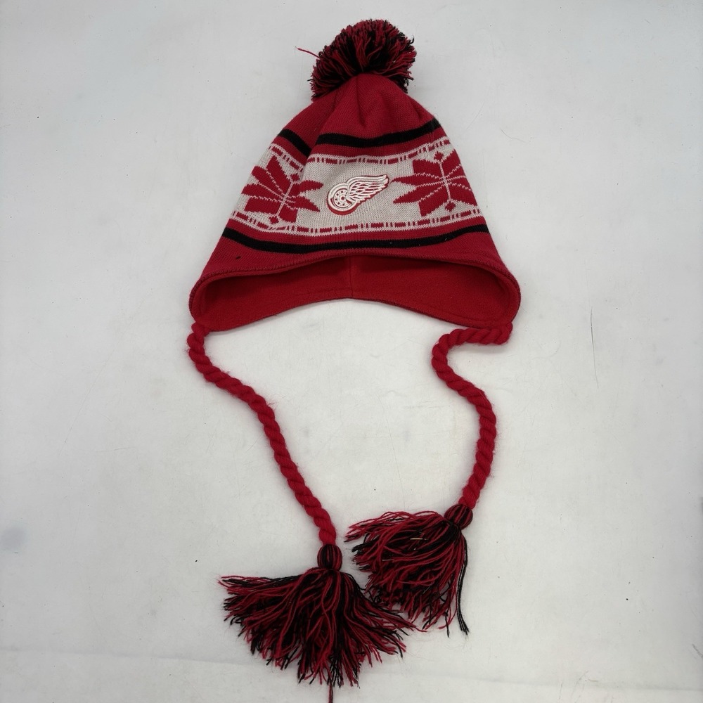 Detroit Red Wings Beanie Ear Flap Hat Winter Pom Pom One Size OSFA Lined 90s
